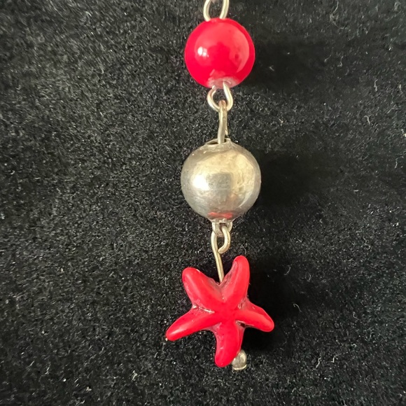 Starfish earrings with Silver and red beads - Picture 5 of 8